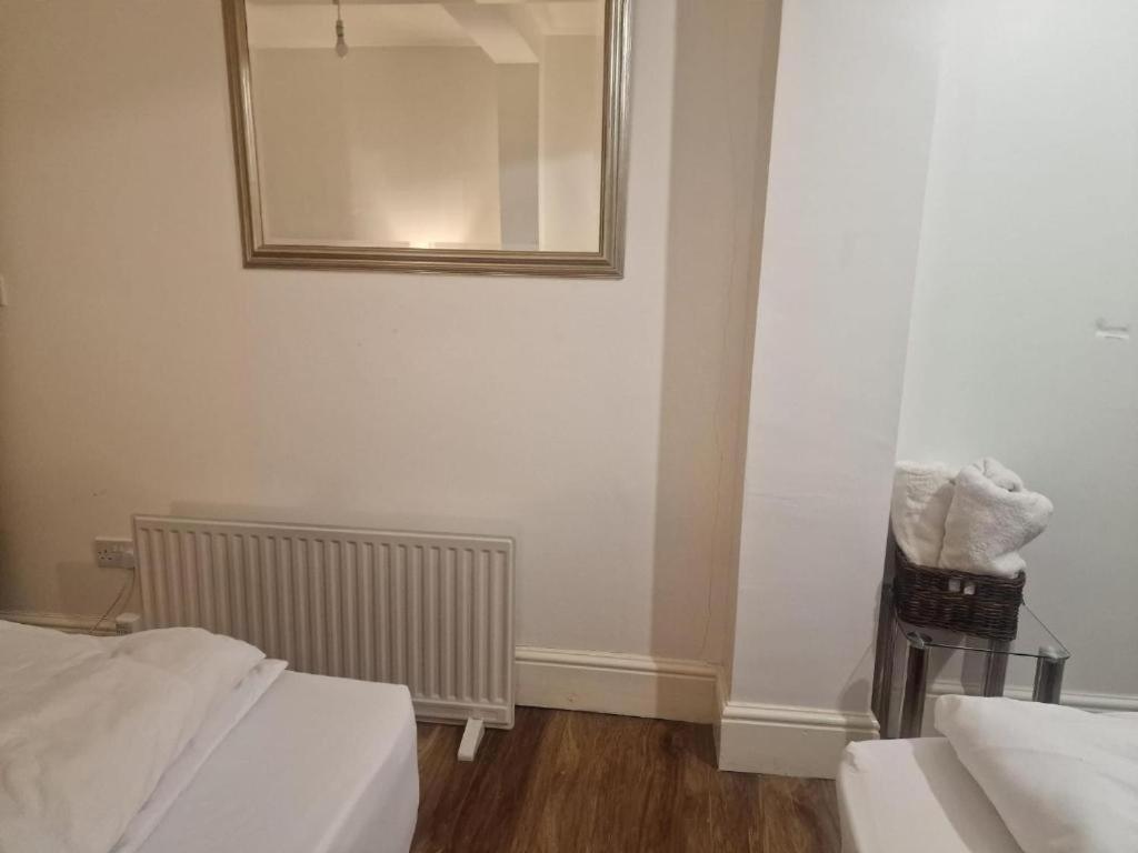 Central Suite, 3 Single Beds Bristol Zewnętrze zdjęcie